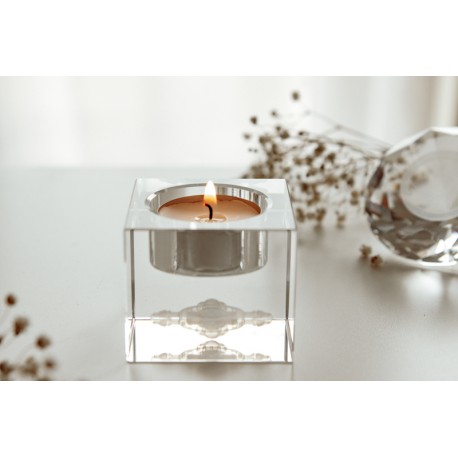 Teelichthalter aus Glas mit 3D Schutzkreuz Quader